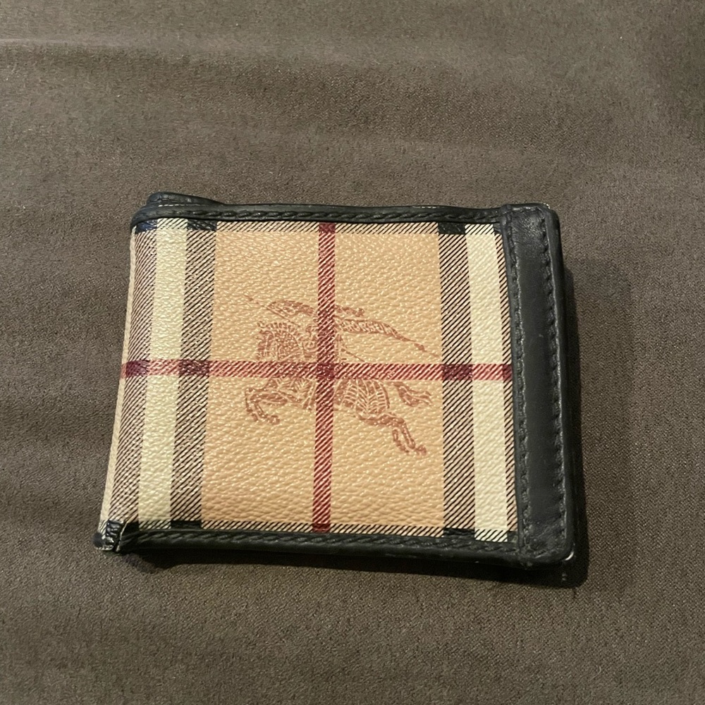 Burberry Wallet Tan and Black Card Holder with Iconic Design